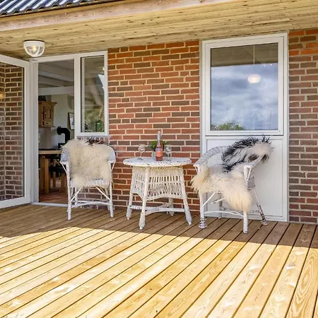 Stunning In With Kitchen Holiday home *
